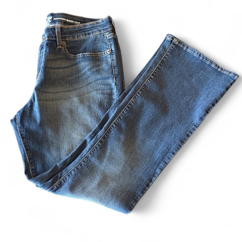 EUC Signature Levi Strauss 16M Modern Boot Cut Jeans